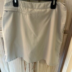 Hiking skort. Side zip at the bottom on both sides